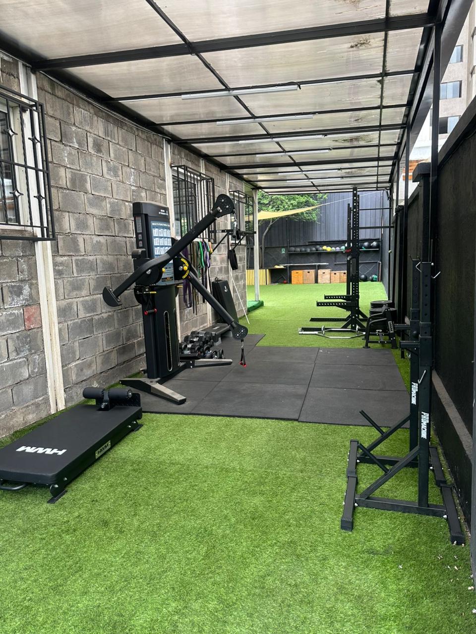 Equipamiento de Across Move